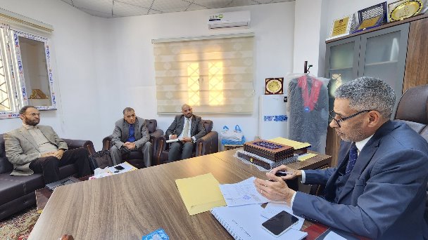 رئيس جامعة سرت يجتمع مع لجنة متابعة ميثاق اخلاقيات البحث العلمي/كلية العلوم الصحية